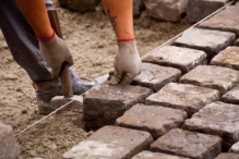 Autópálya, út, repülőtér, sport játéktér építése